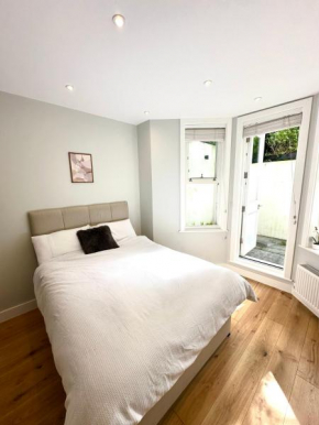 Modern studio in kensington